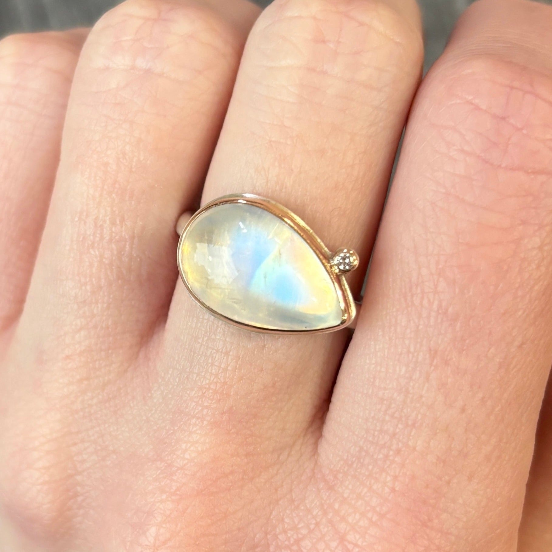 Rose gold rainbow moonstone ring shop