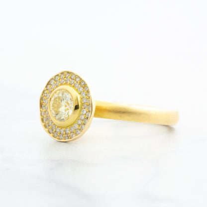 18k Gold 1.14 tcw Diamond Solitaire Halo Ring
