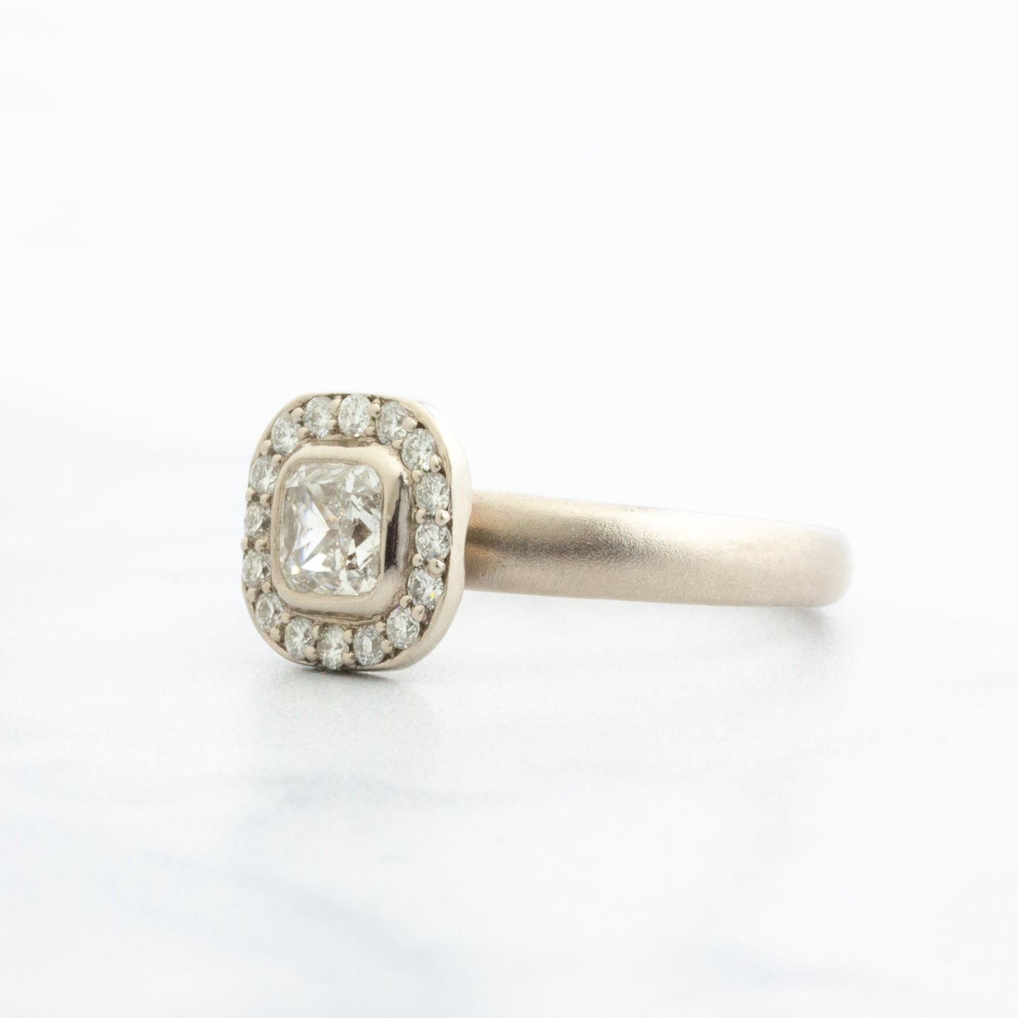 18k Palladium White Gold 1.06 tcw Diamond Ring